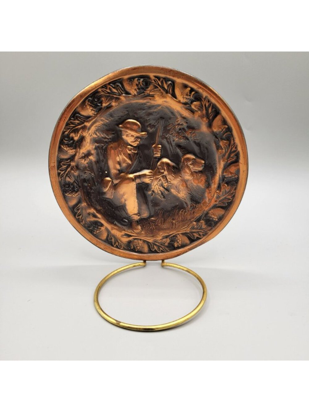 Coppercraft Guild Wall Plaque Pot Holder Hunting Scene Repousse Set of 2 - Picture 3 of 7